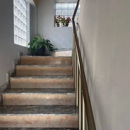 189 Тирана
